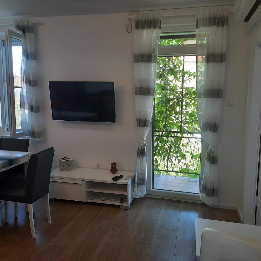 Beach Apartment Kate With Sea View, Balcony And Parking, Murter, Dalmatia Esterno foto
