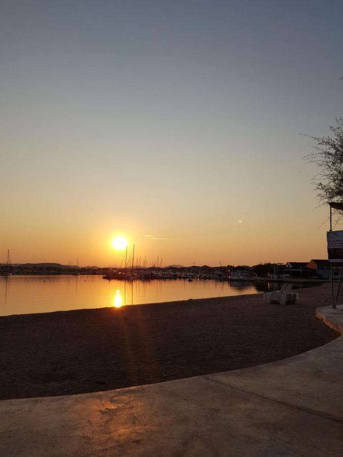 Beach Apartment Kate With Sea View, Balcony And Parking, Murter, Dalmatia Esterno foto